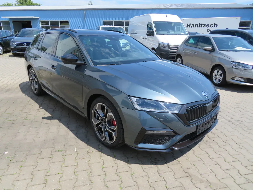 Skoda Octavia COMBI 2.0 TSI DSG RS NEUES MODELL*PANO* Image 3