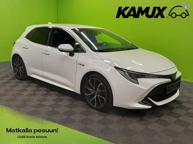 Toyota Corolla Hatchback 2,0 Hybrid Lounge / Adapt.Vakkari / Peruutuskamera / HUD / Adapt. LED-ajovalot / Image 1